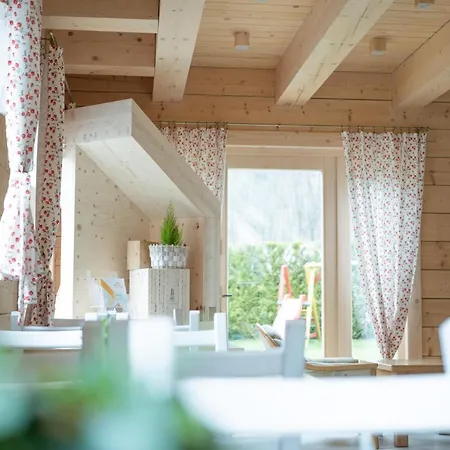 Jak U Babci 3* فيسلا