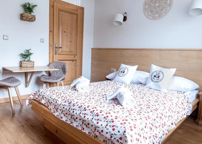 Jak U Babci فندق مبيت وإفطار فيسلا