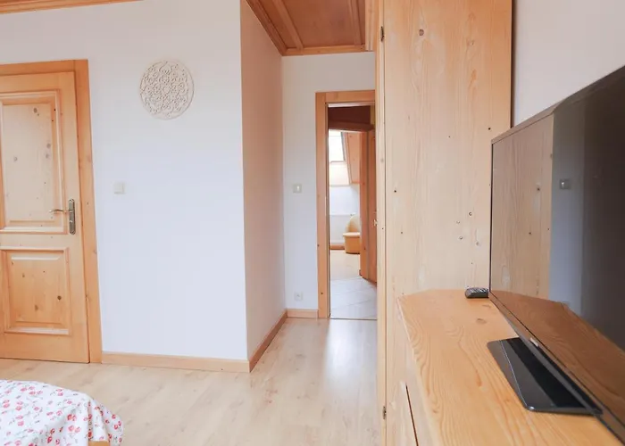 Jak U Babci 3* فيسلا