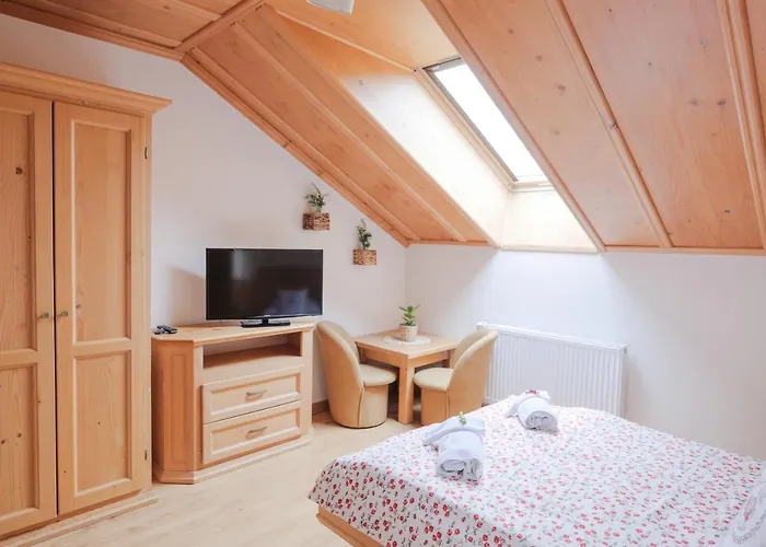 فندق مبيت وإفطار Jak U Babci